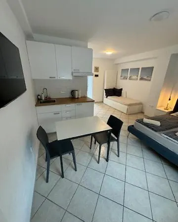 Appartement Cozy Flat Near Tivoli Park With Free Parking à Ljubljana Extérieur photo