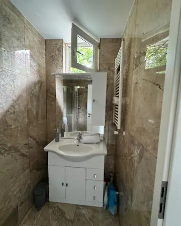 Appartement Cozy Flat Near Tivoli Park With Free Parking à Ljubljana Extérieur photo