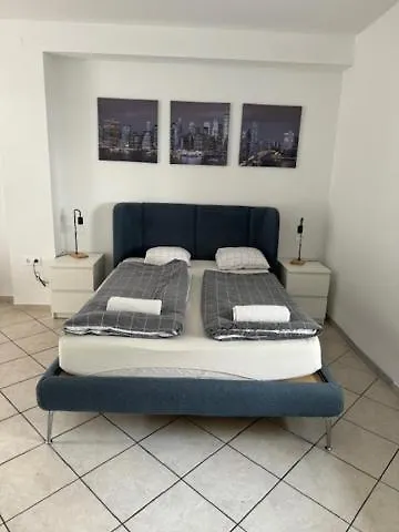 Cozy Flat Near Tivoli Park With Free Parking