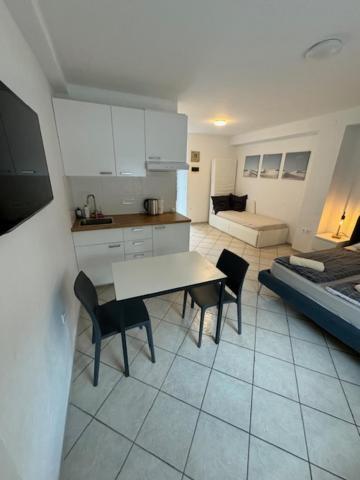 Cozy Flat Near Tivoli Park With Free Parking Appartement